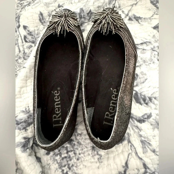 *Final Price* J.Renee Silver Gray Sparkle Beaded Toe Flats Size 5 NWOB - Picture 1 of 6